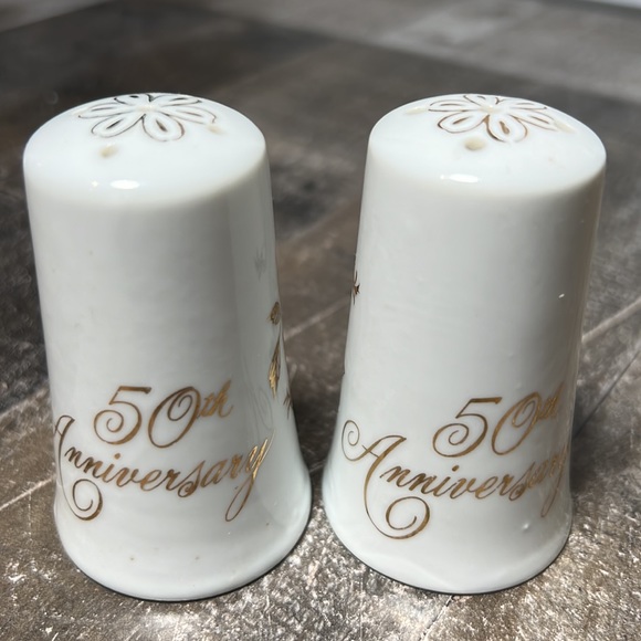 Vintage White Porcelain with 22K Gold Floral Design and Writing Made Japan - Picture 3 of 4